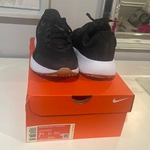 NWT Womens Nike React Escape Running Sneaker